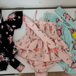 SHEIN Pink Floral Baby Outfit